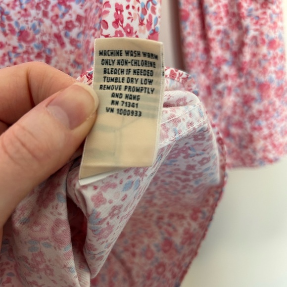 L.L. Bean Wrinkle Free Pink Floral Button Shirt Blouse Size Small 100% Cotton - Picture 4 of 6